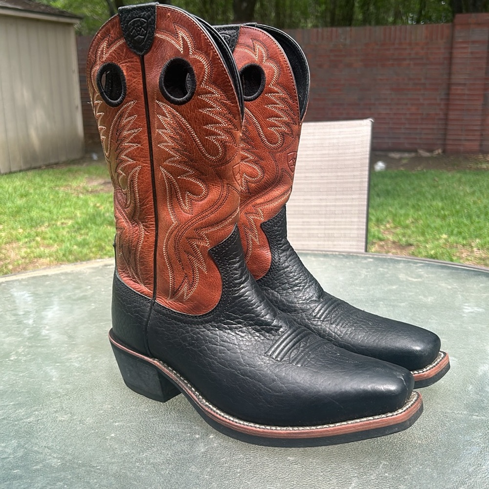 ARIAT Roughstock Buckboard Leather Boots